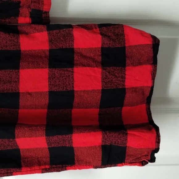 Old Navy size large (10) red and black plaid women blouse sweater top - Picture 6 of 6